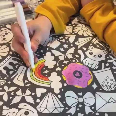 The Coloring Blanket — 150cm Doodle Blanket + 24 Markers